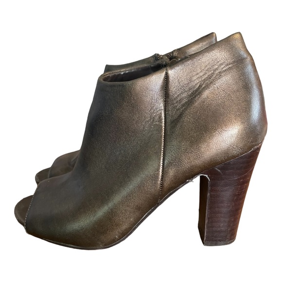 Nine West Boots Womens 7.5 Ankle Booties Heels Side Zipper Gold Leather Peep Toe - Picture 2 of 11